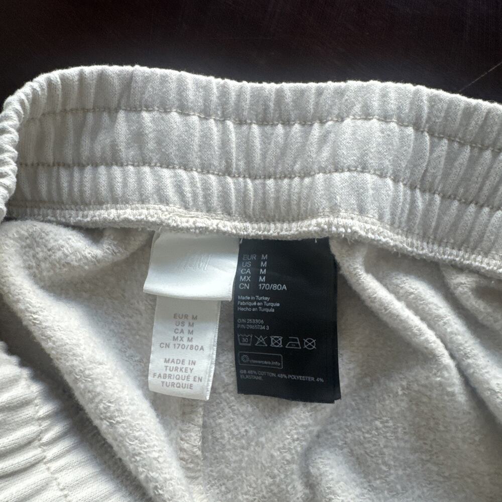 H&M Mens Lounge Shorts Size Medium. 0037